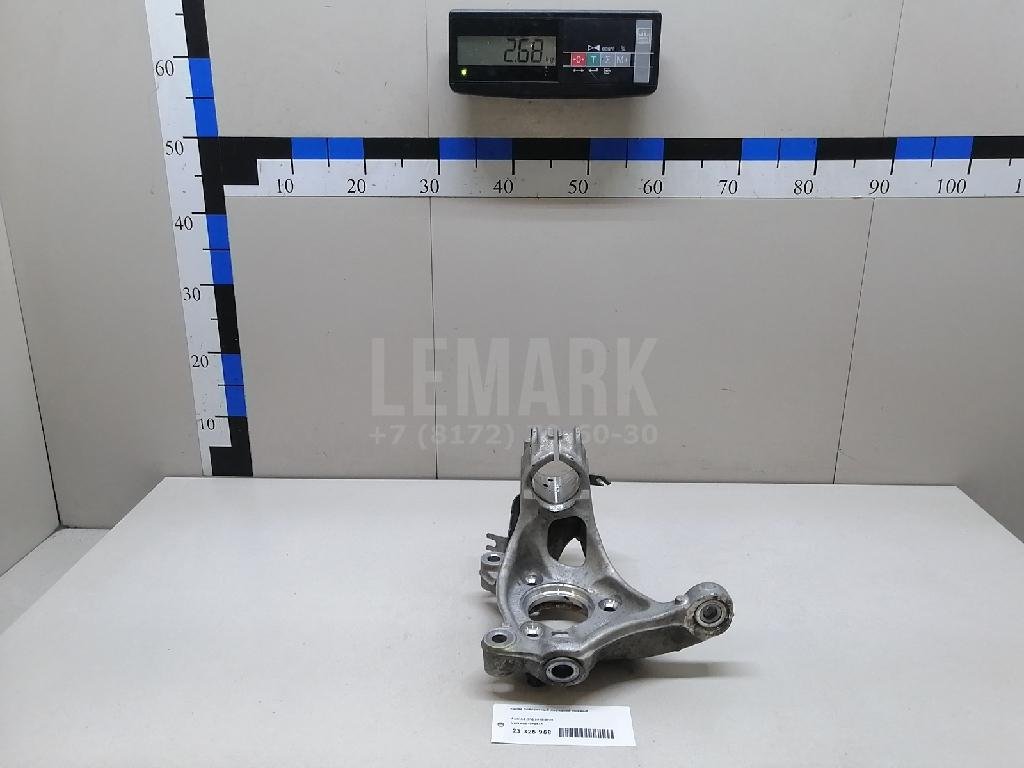 Кулак поворотный передний правый