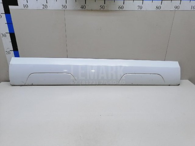 Накладка двери передней правой