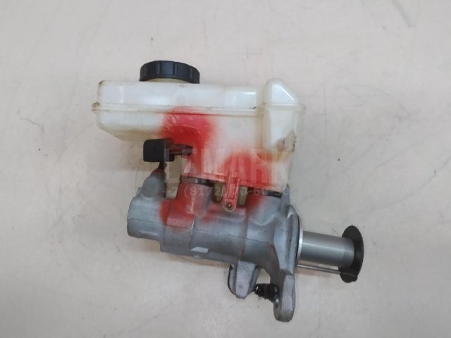 Цилиндр тормозной главный