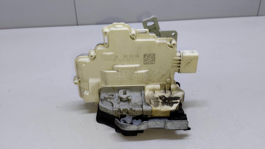 Замок двери задней правой