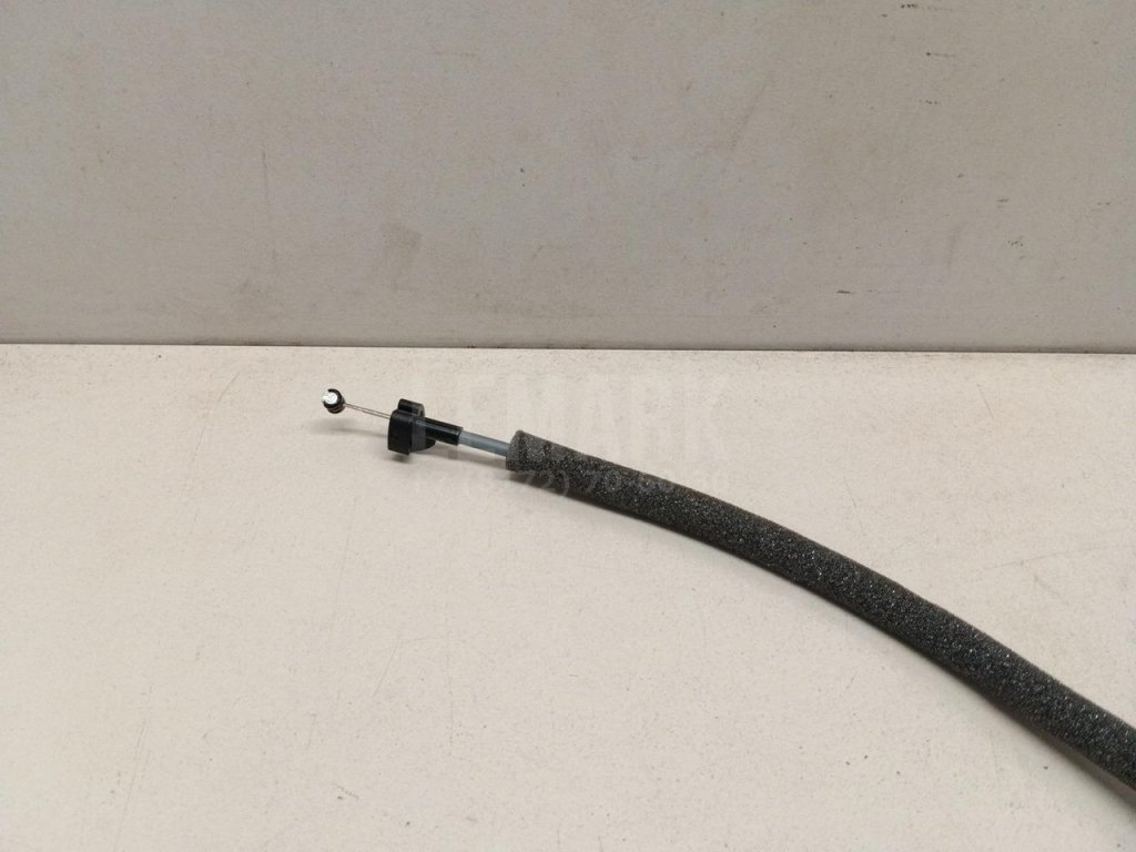 Замок двери передней левой