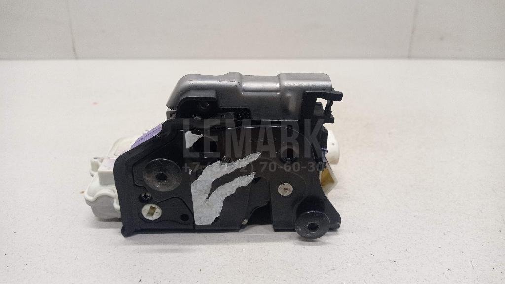 Замок двери задней правой