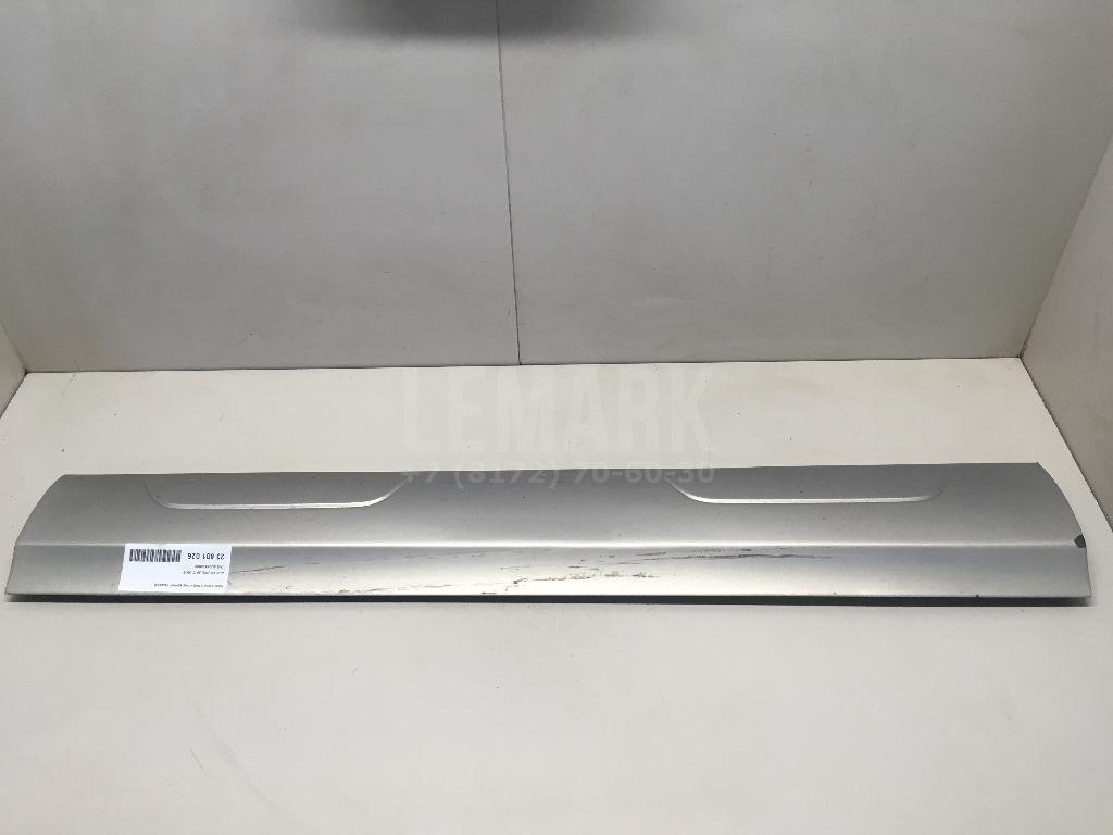 Накладка двери передней правой