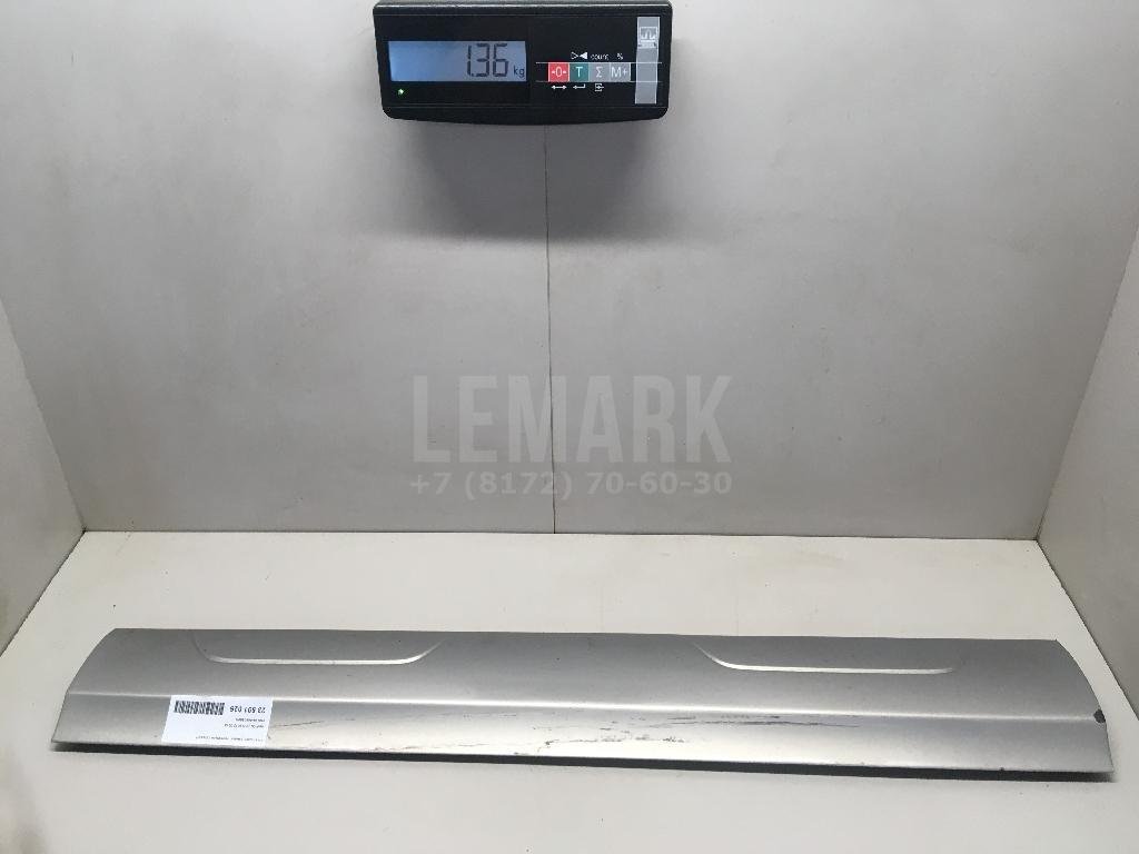 Накладка двери передней правой