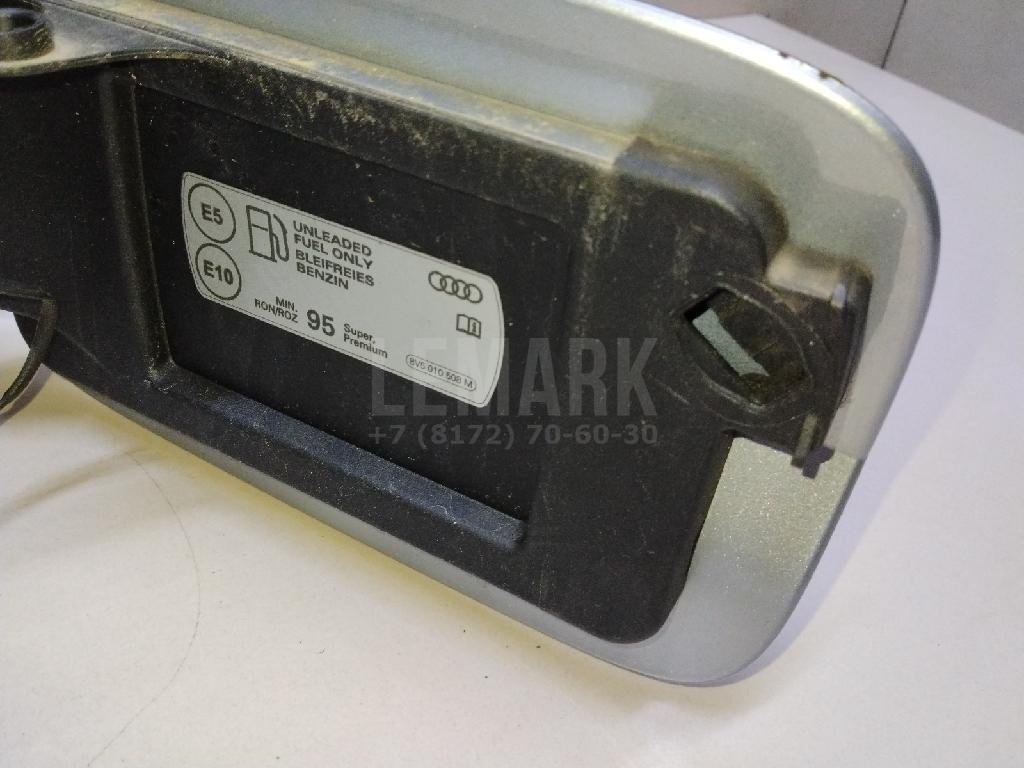 Ниша лючка бензобака