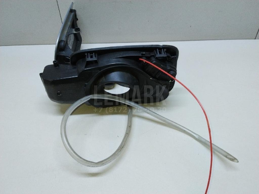 Ниша лючка бензобака