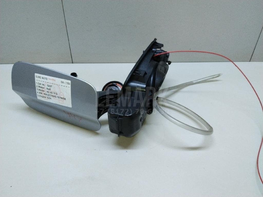 Ниша лючка бензобака