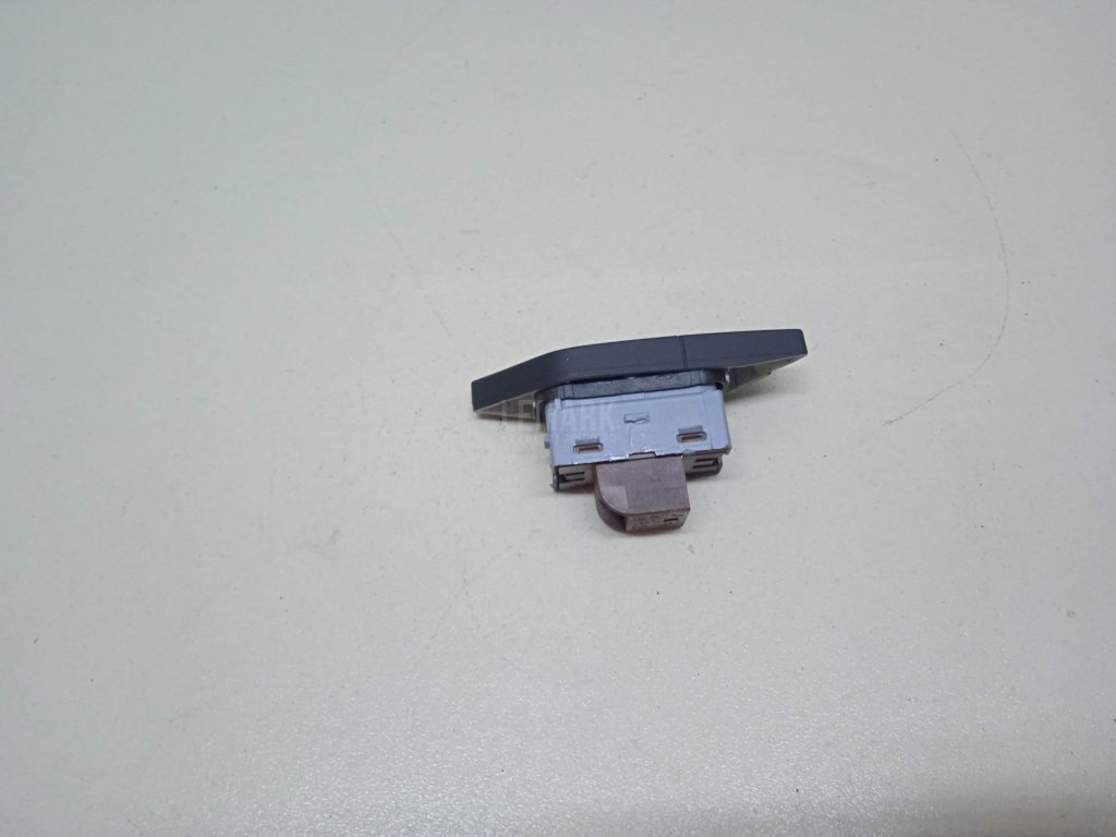 Кнопка центрального замка