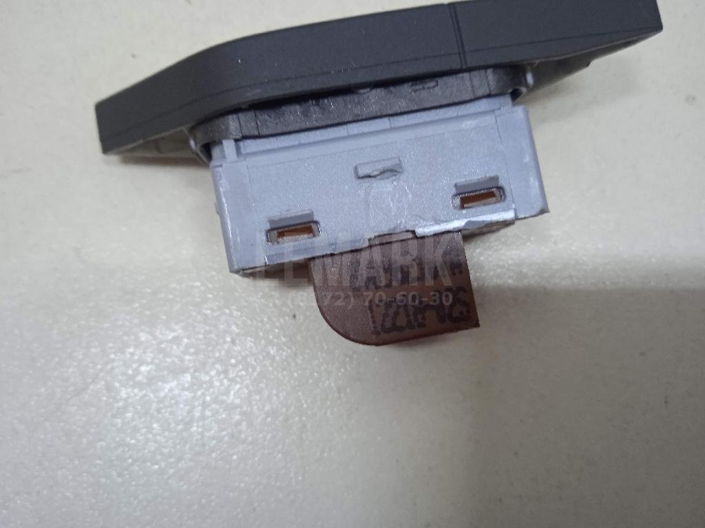 Кнопка центрального замка