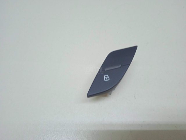 Кнопка центрального замка