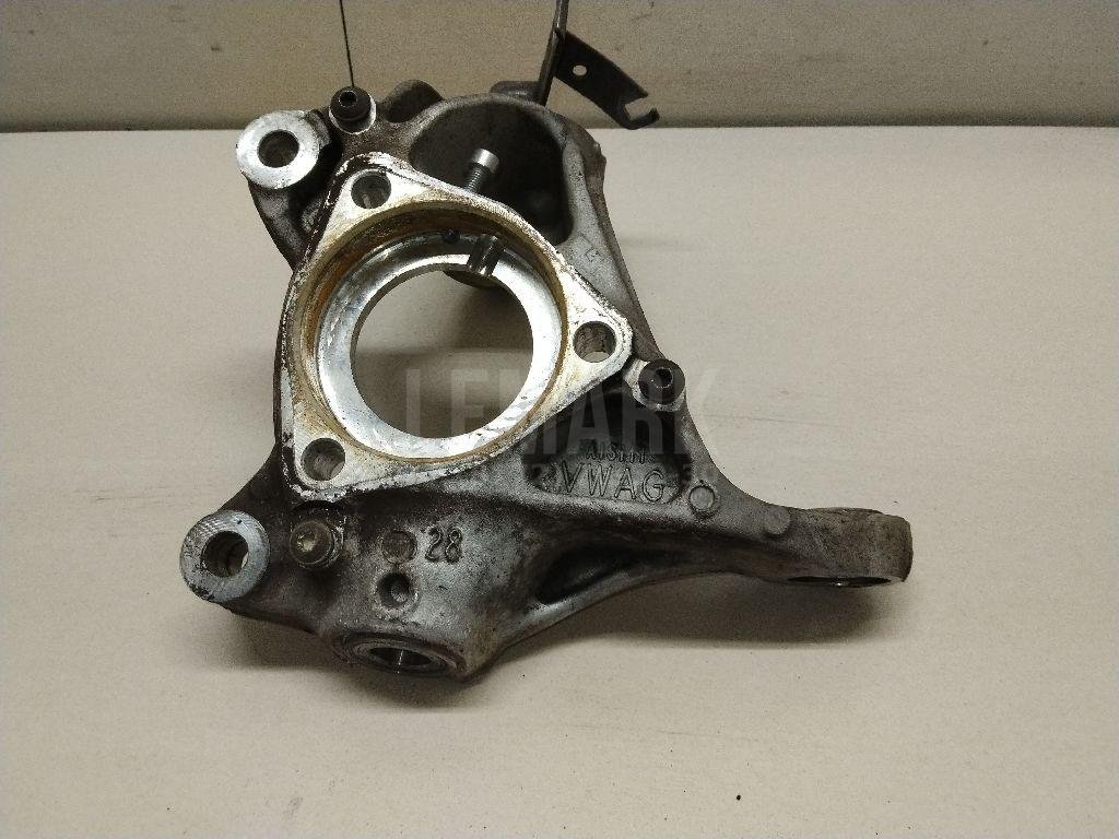 Кулак поворотный передний левый