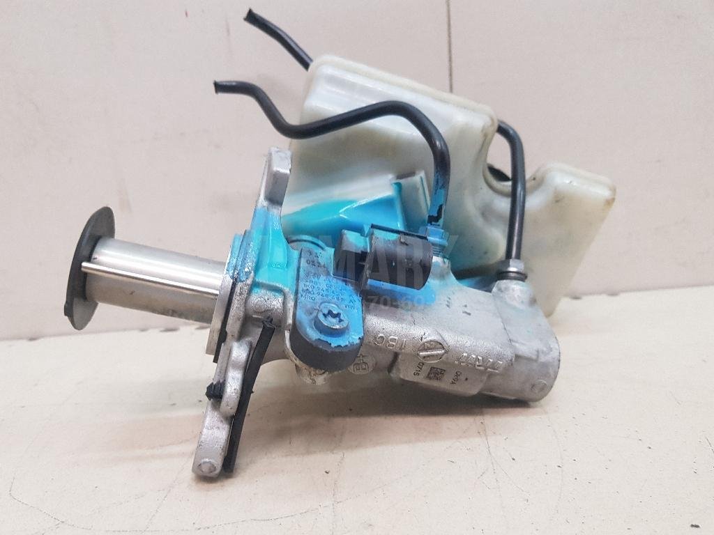 Цилиндр тормозной главный