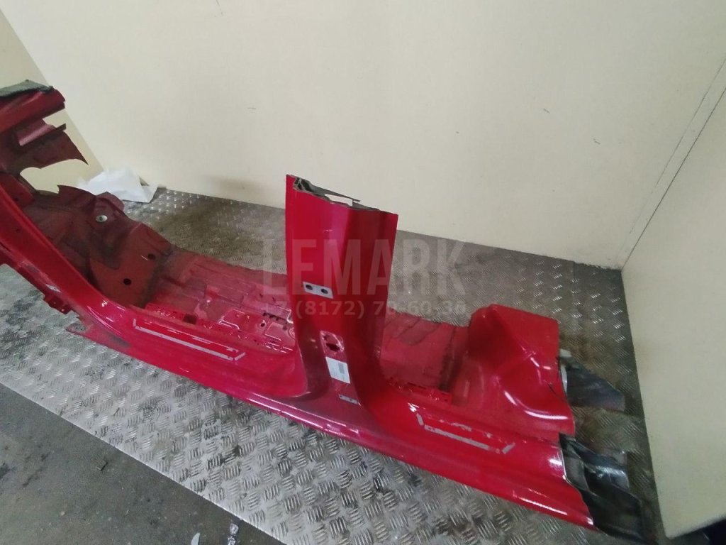 Порог со стойкой левый