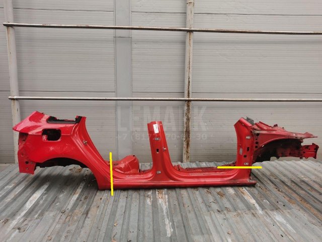 Порог со стойкой правый