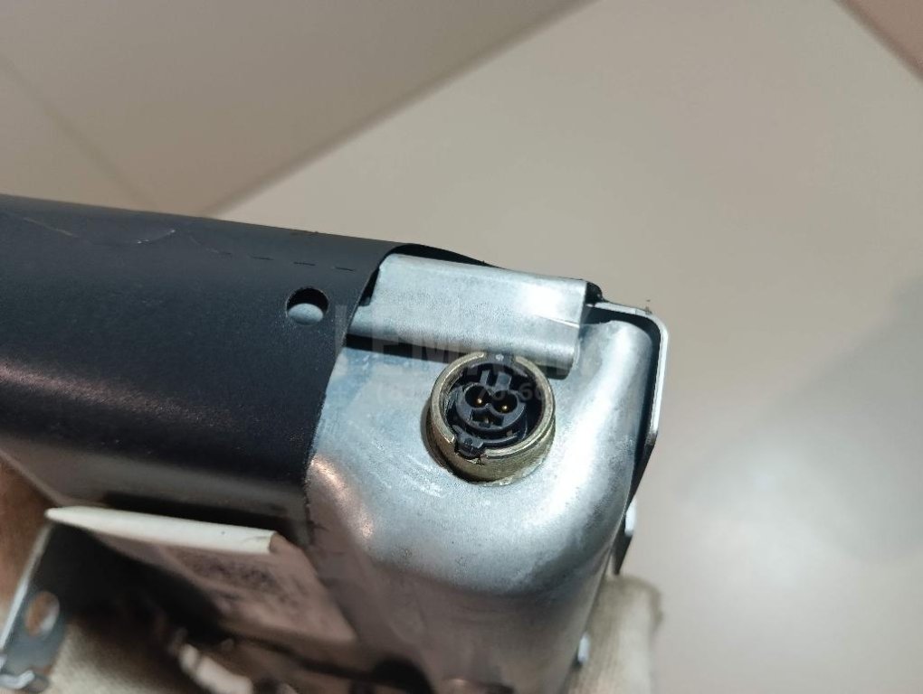 Подушка безопасности нижняя (для колен)