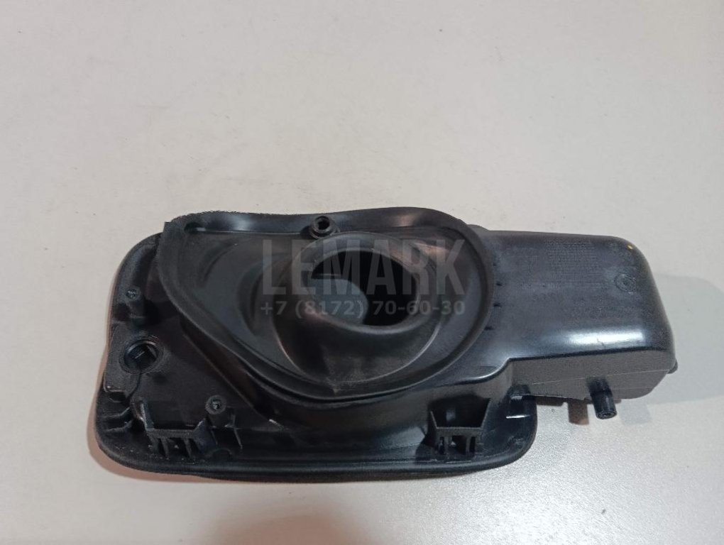 Ниша лючка бензобака