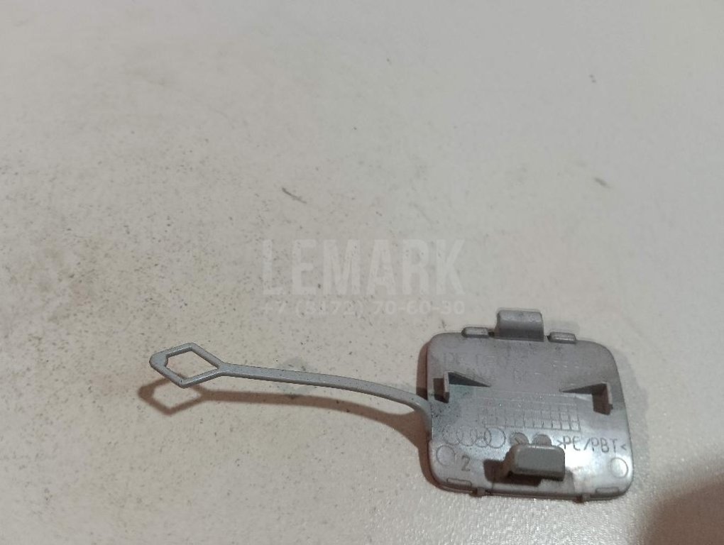 Заглушка буксировочного крюка