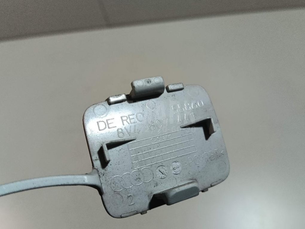 Заглушка буксировочного крюка