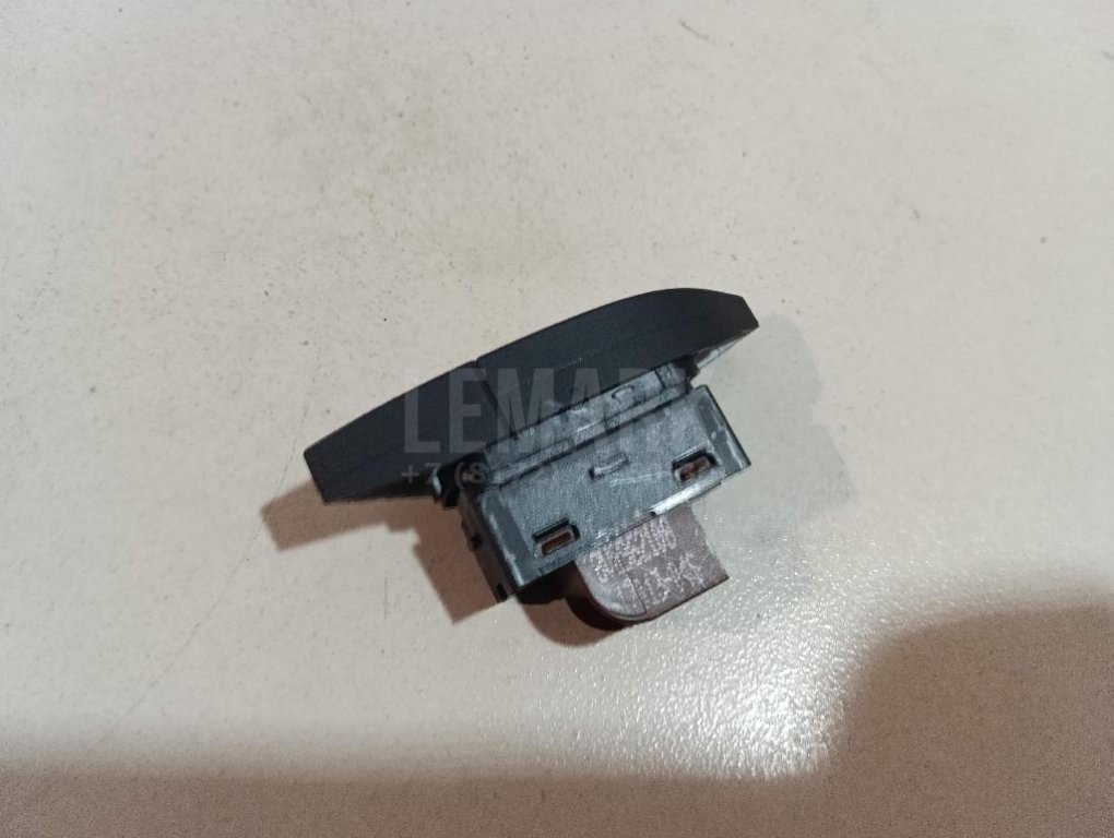 Кнопка центрального замка