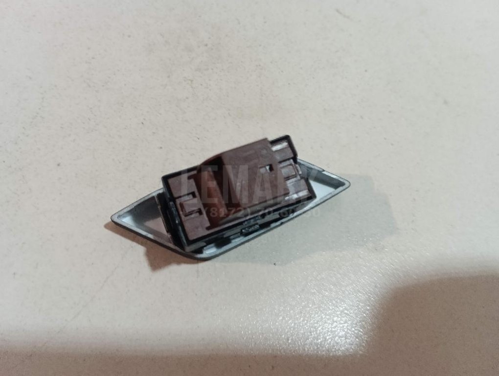 Кнопка центрального замка