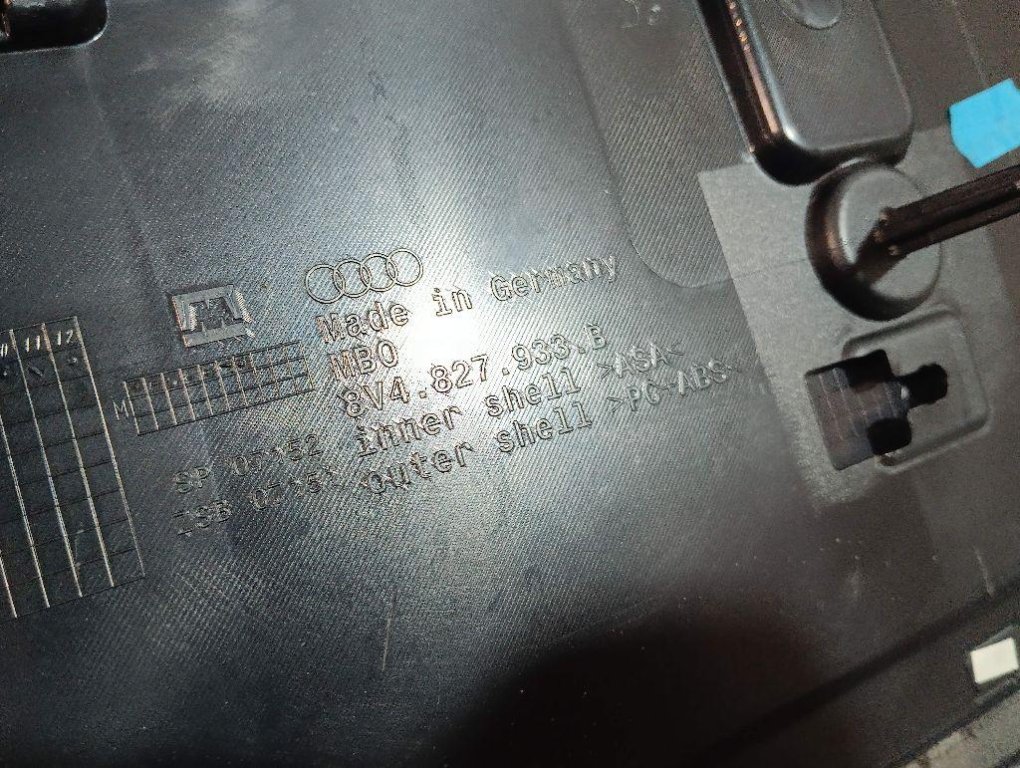 Спойлер (дефлектор) багажника