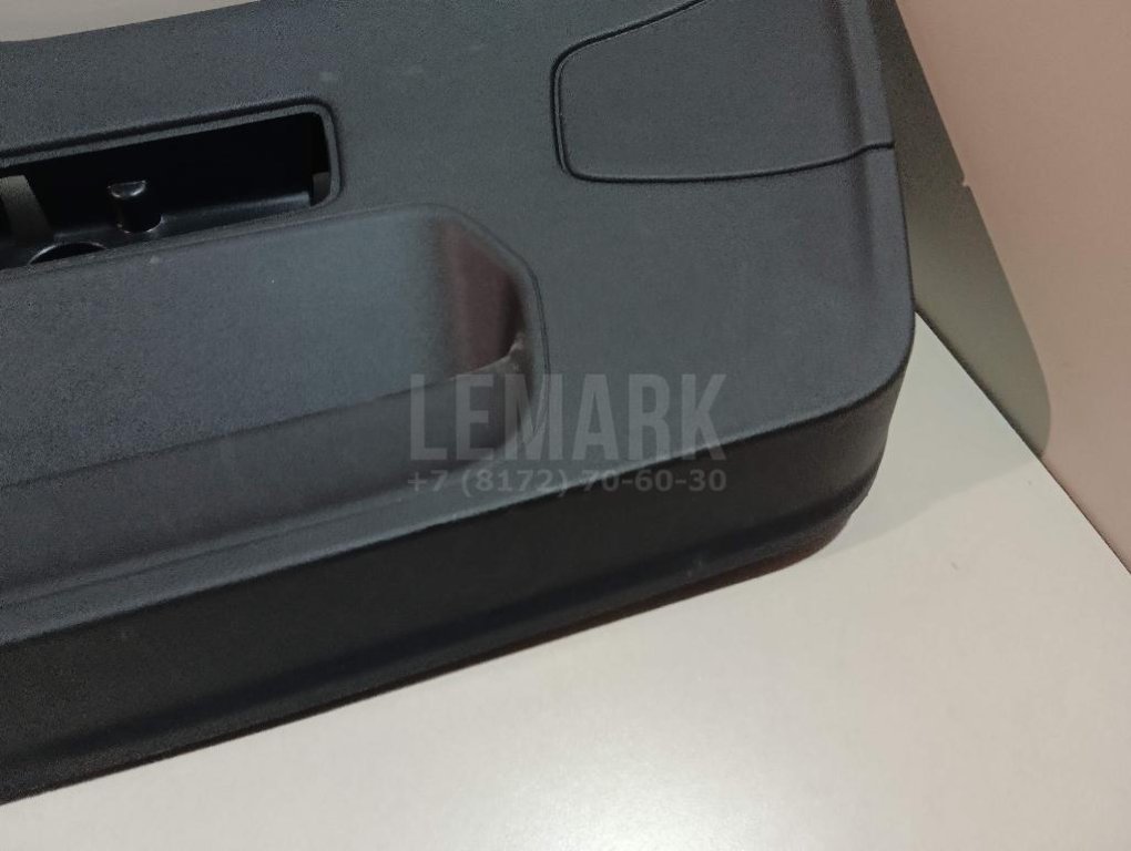 Обшивка двери багажника