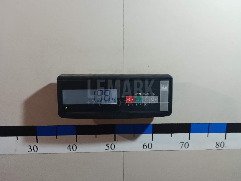 Обшивка двери багажника