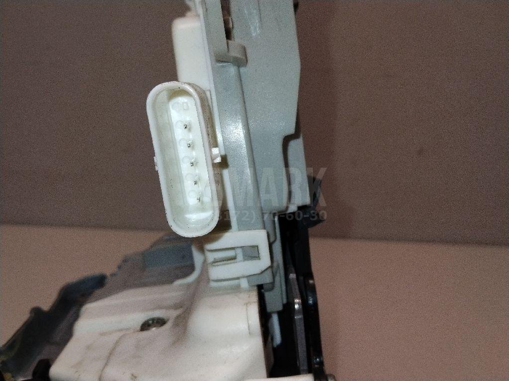 Замок двери задней правой