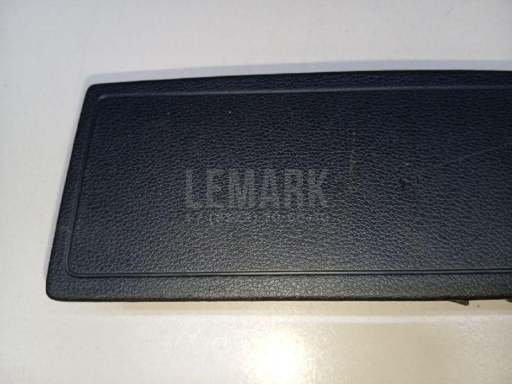 Подушка безопасности нижняя (для колен)