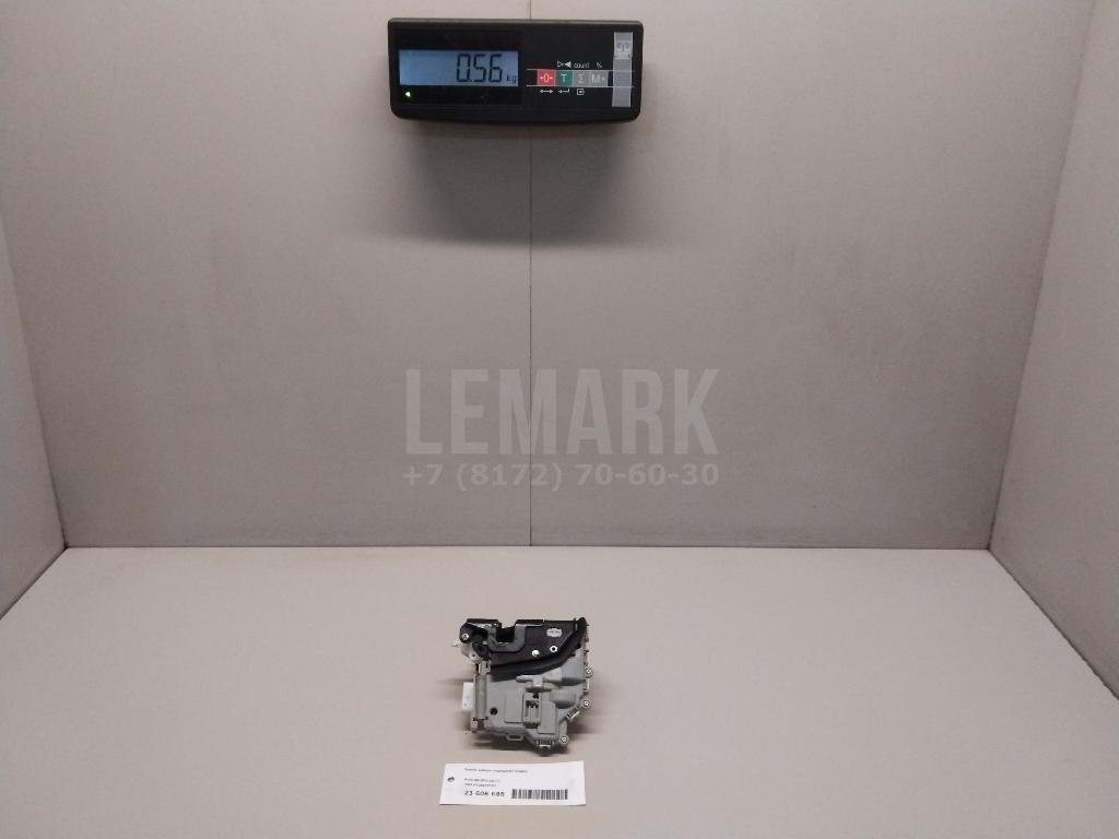 Замок двери передней левой