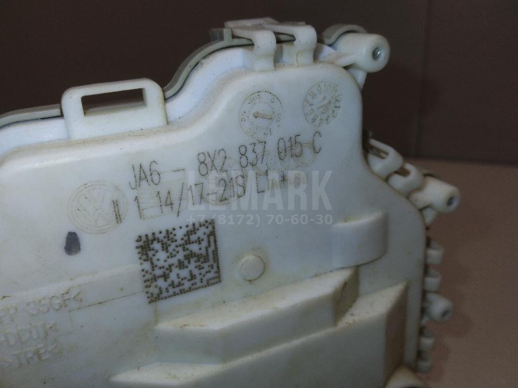 Замок двери передней левой