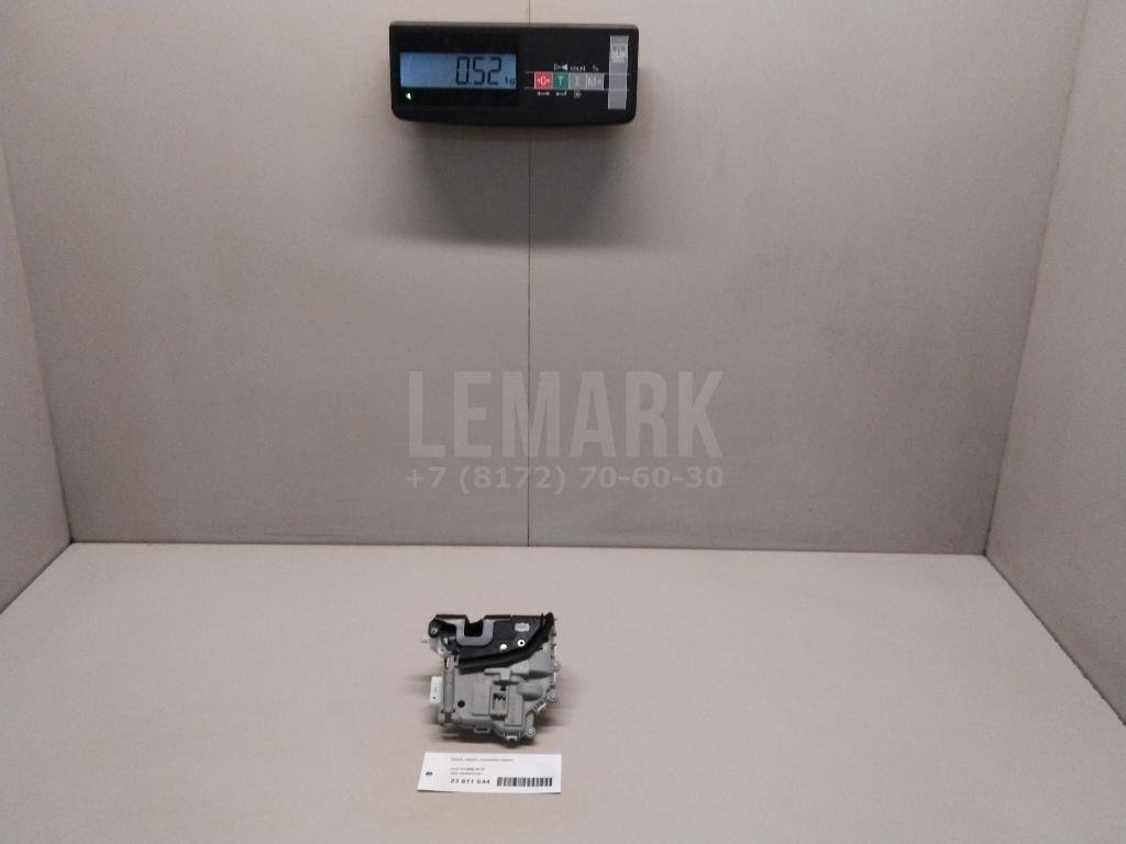 Замок двери передней левой