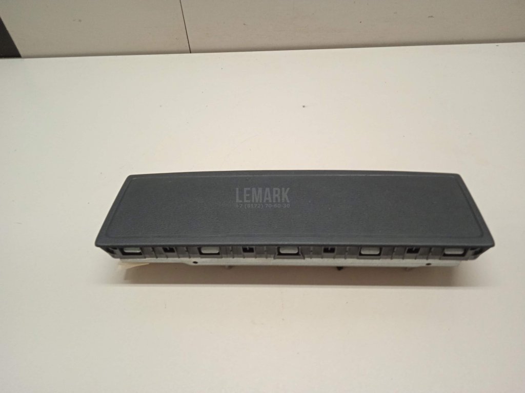 Подушка безопасности нижняя (для колен)