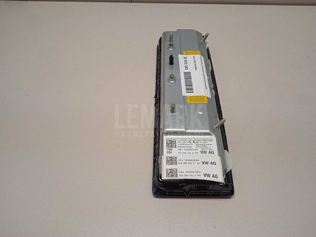 Подушка безопасности нижняя (для колен)