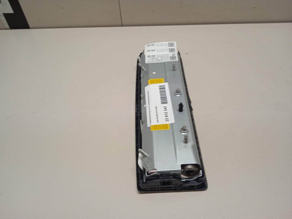 Подушка безопасности нижняя (для колен)