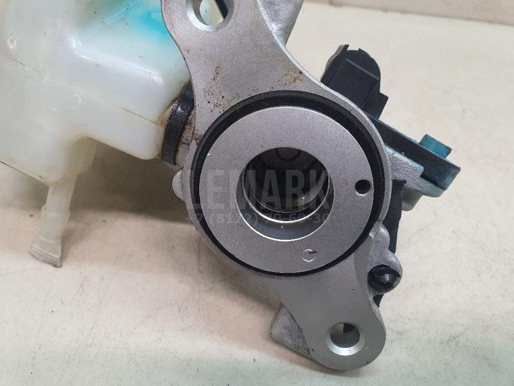 Цилиндр тормозной главный