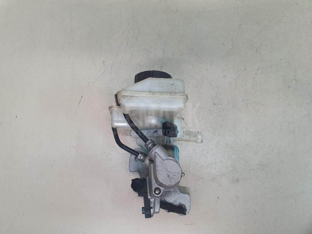 Цилиндр тормозной главный