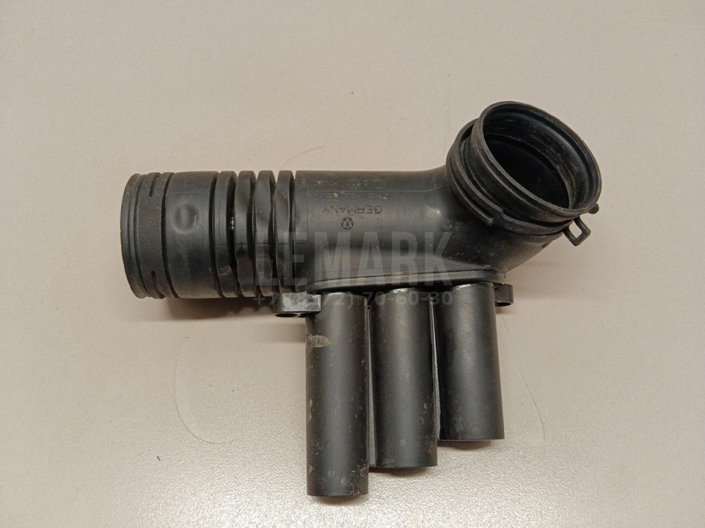 Патрубок воздушного фильтра