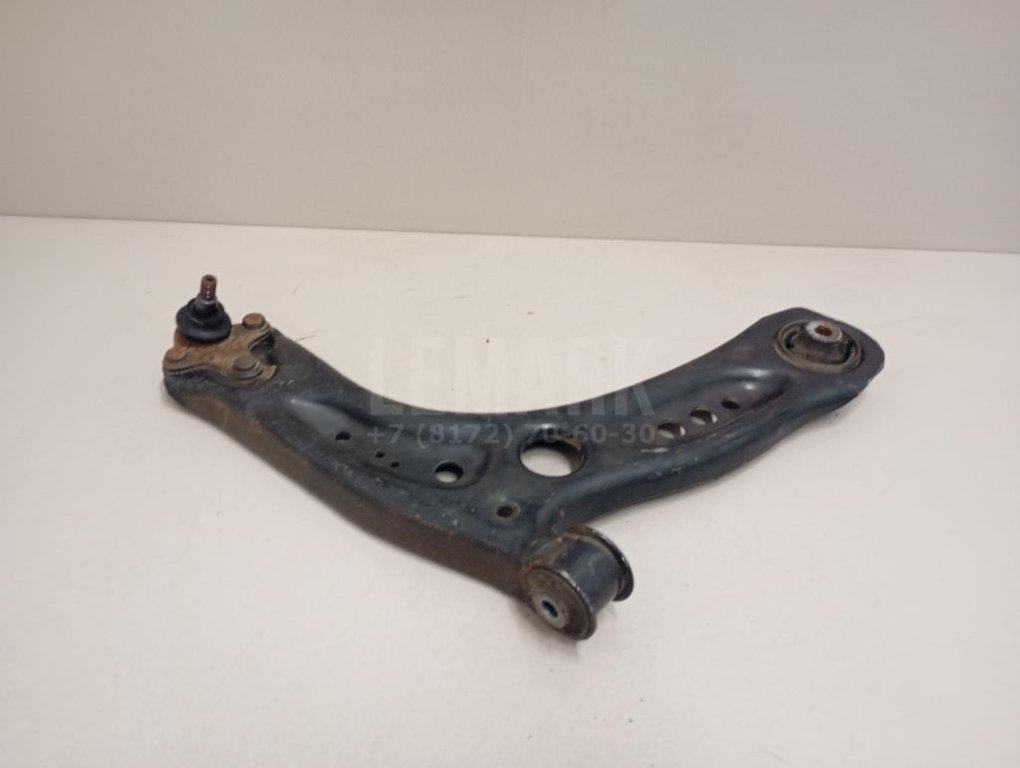 Рычаг передний правый