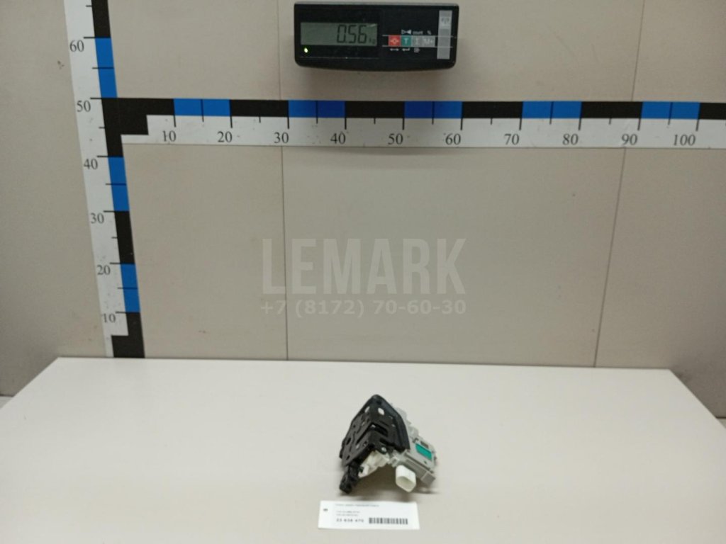 Замок двери передней левой