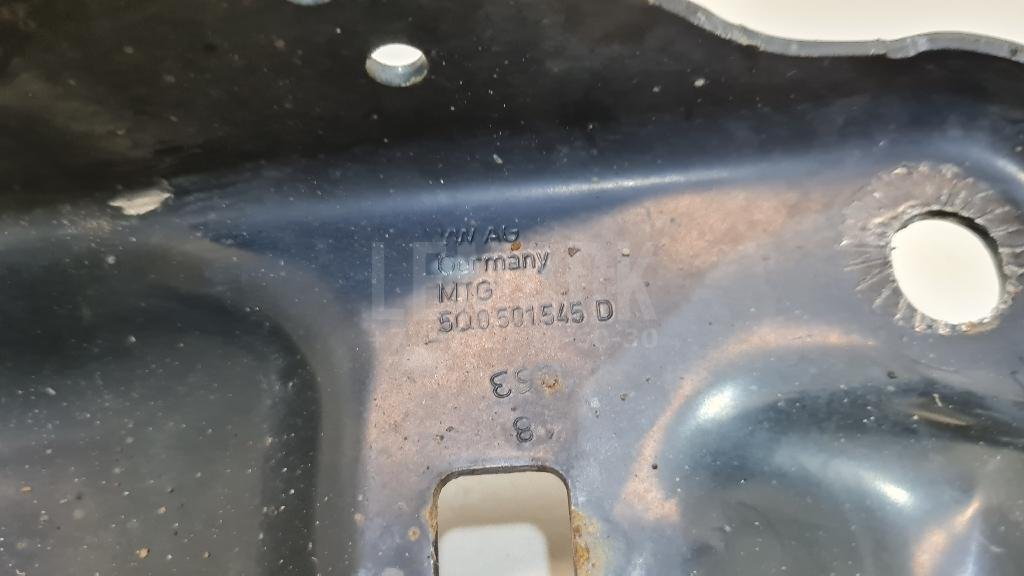 Кронштейн задней балки