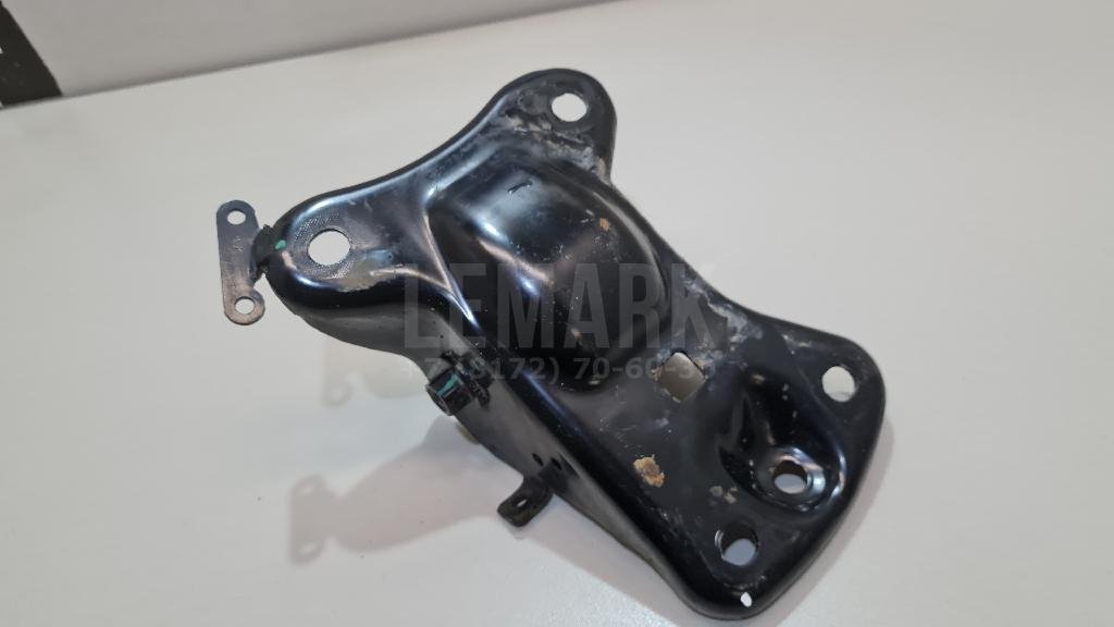 Кронштейн задней балки