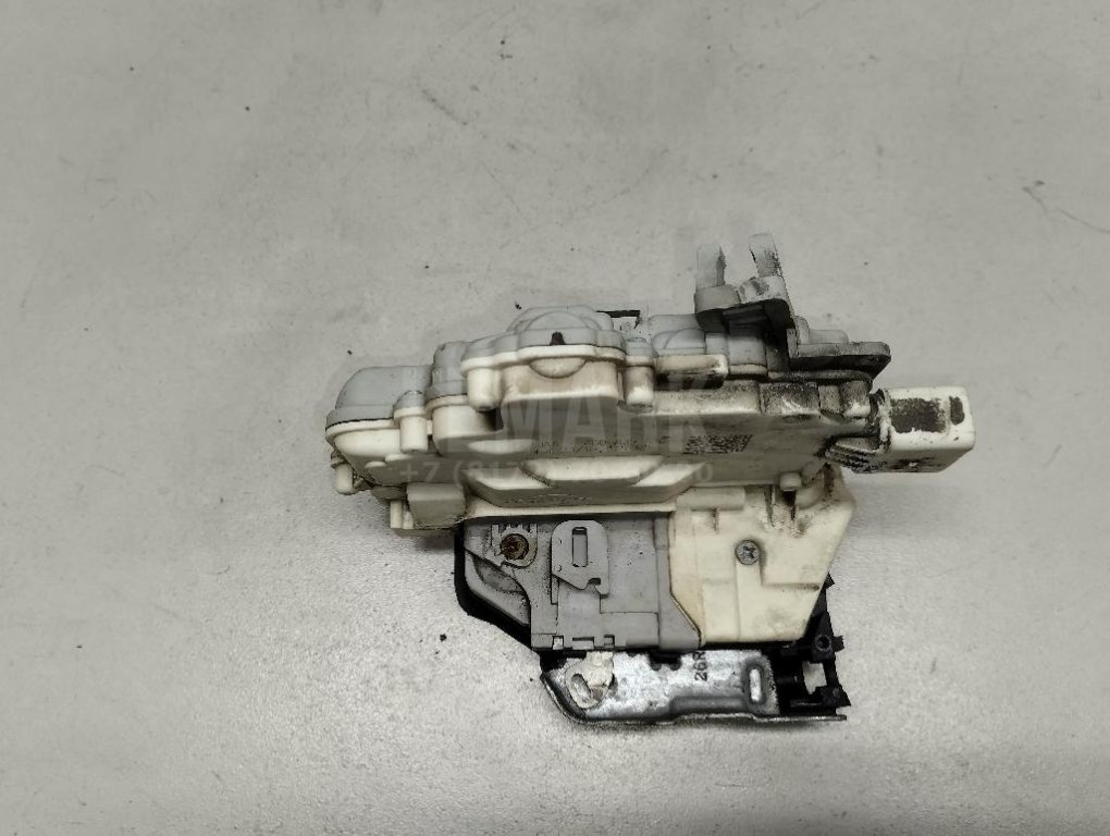 Замок двери задней правой