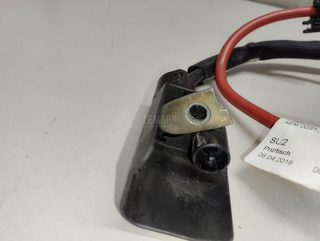 Клемма аккумулятора плюс