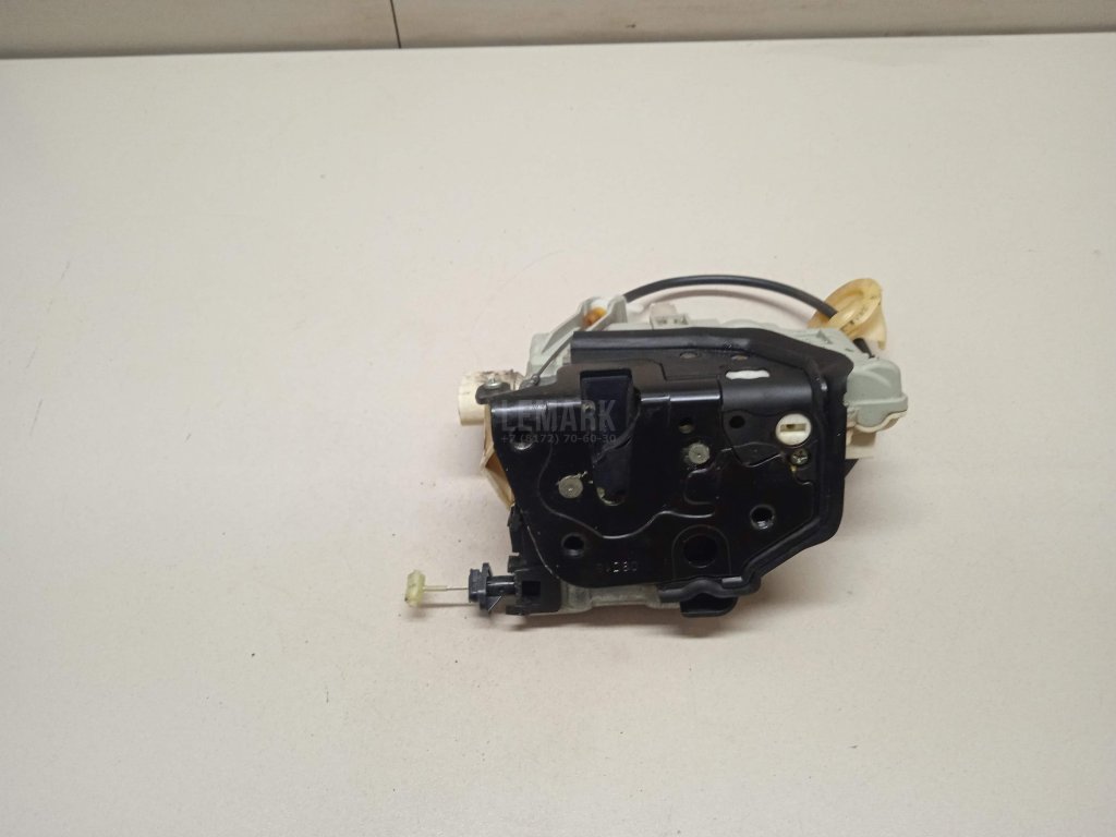 Замок двери задней правой