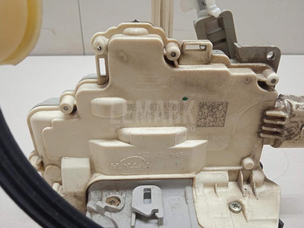 Замок двери задней правой