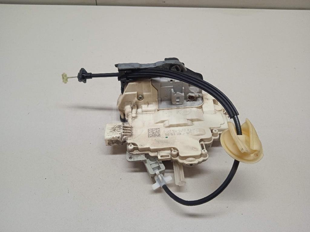 Замок двери задней правой