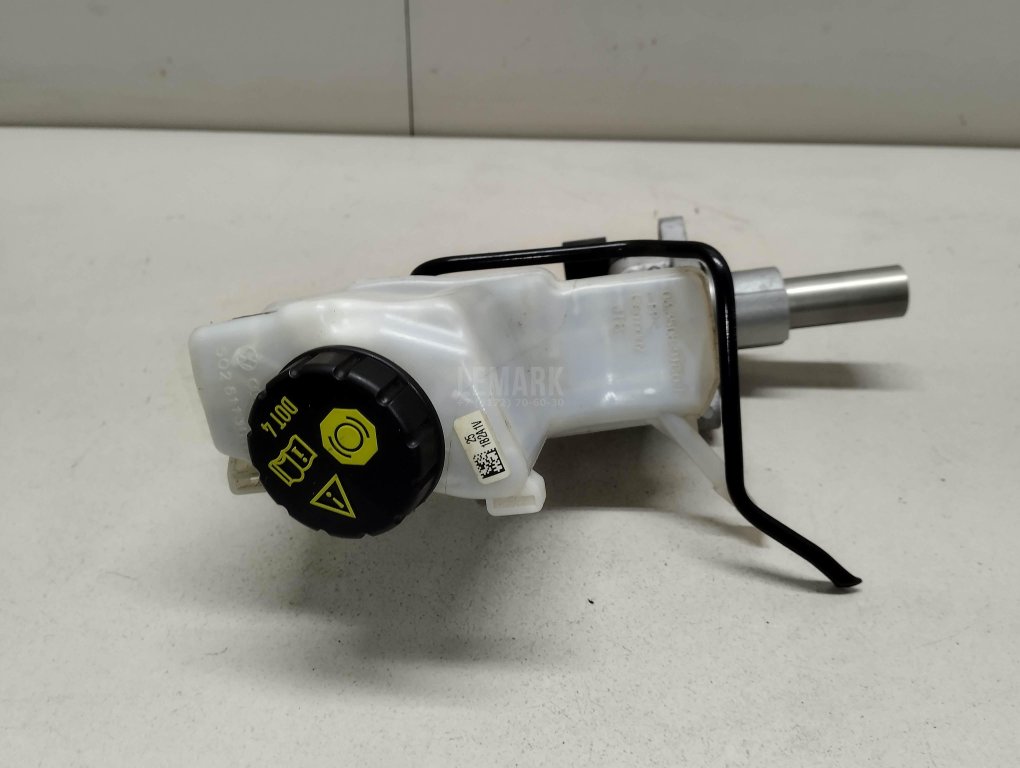 Цилиндр тормозной главный