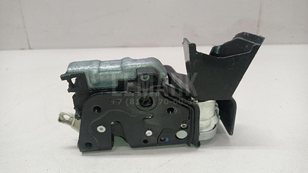 Замок двери передней левой