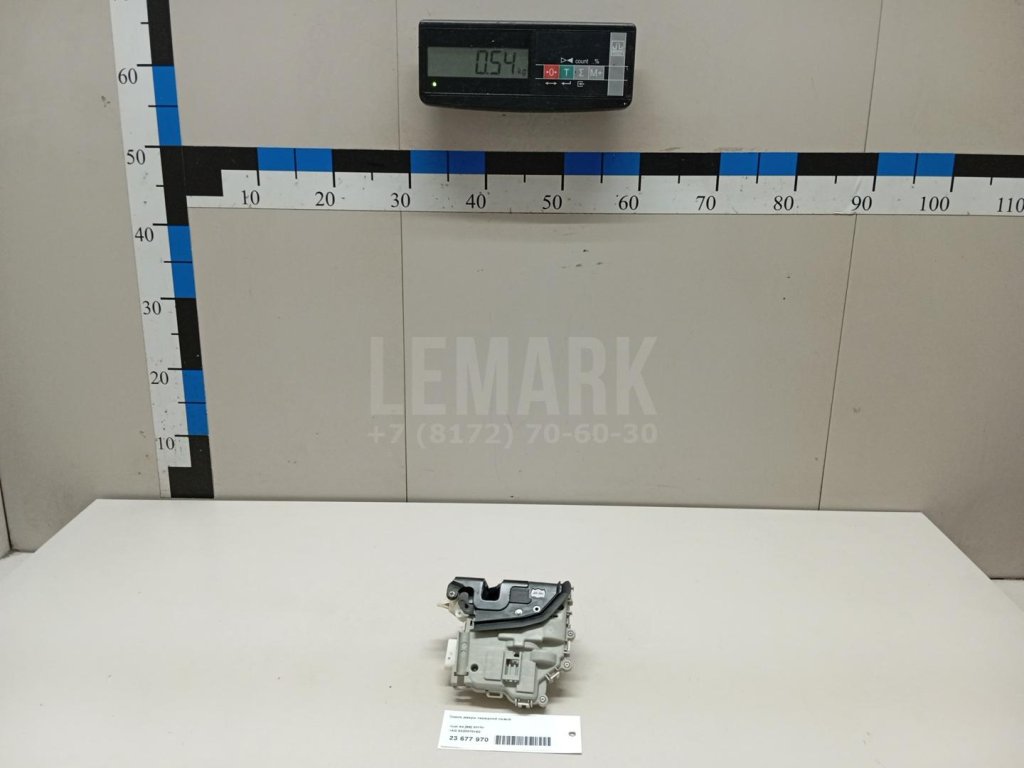 Замок двери передней левой